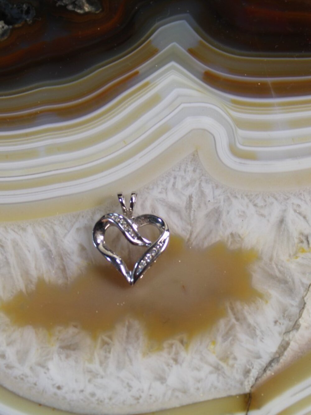 Solid 14k White Gold Open Heart Pendant 1.87 grams